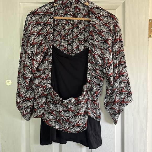 •APIECE APART Elegant Black and Red Patterned Women's Top Cutout - Picture 10 of 16